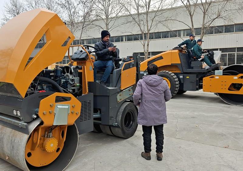 國外客戶來我廠參觀考察，并達(dá)成合作意向